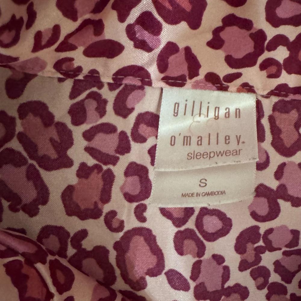Gilligan & O’Malley Pink Leopard Pajama Set - Picture 4 of 5